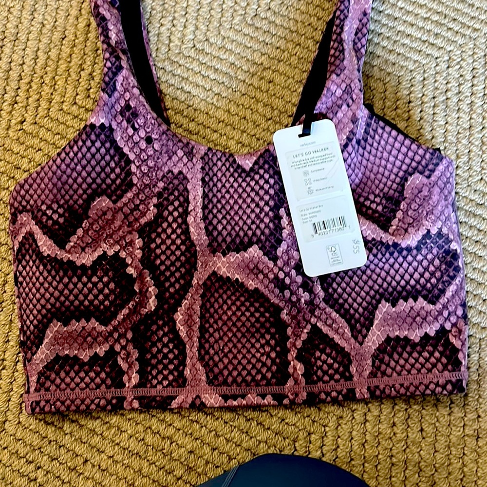 NWT varley 'let's go walker' sports bra
